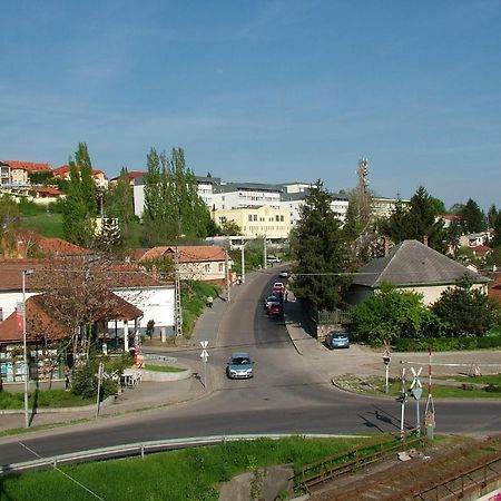 Imola Hostel Eger Exteriör bild