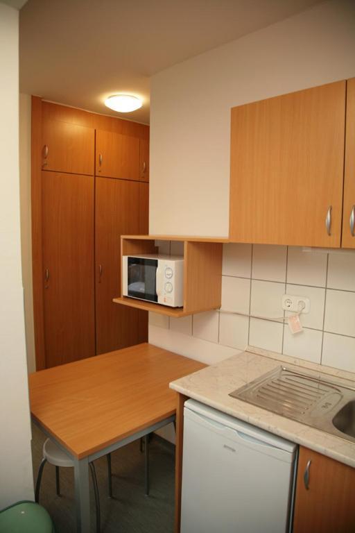 Imola Hostel Eger Rum bild